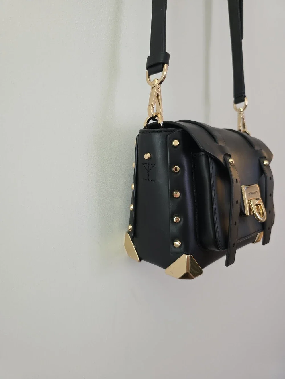Michael Kors Manhattan Leather Stud Shoulder Bag Crossbody Flap Lock Black Gold